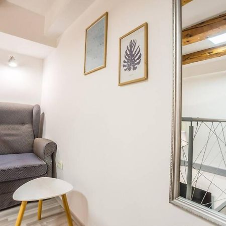 Apartma N'Poznam Tobacna Ljubljana Buitenkant foto