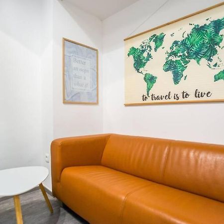 Apartma N'Poznam Tobacna Ljubljana Buitenkant foto