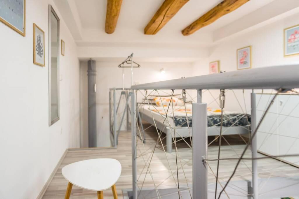 Apartma N'Poznam Tobacna Ljubljana Buitenkant foto