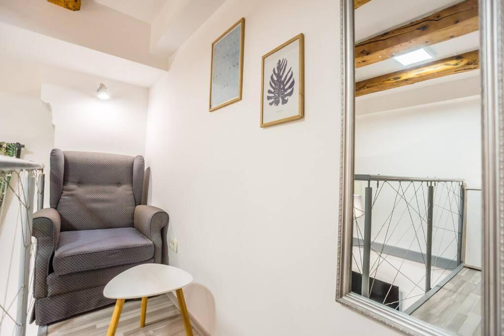 Apartma N'Poznam Tobacna Ljubljana Buitenkant foto