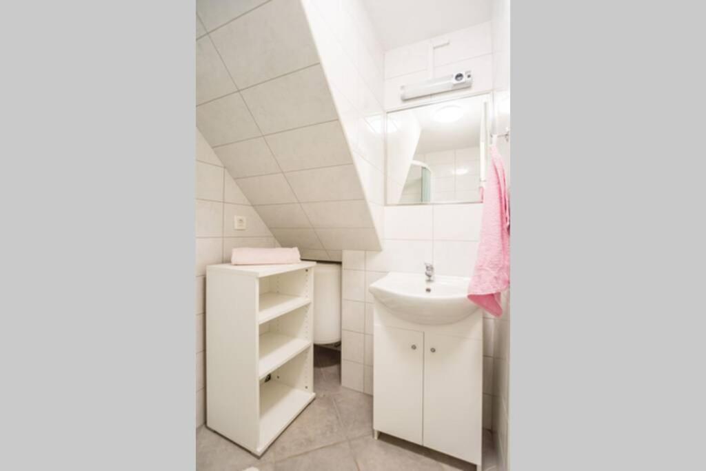 Apartma N'Poznam Tobacna Ljubljana Buitenkant foto