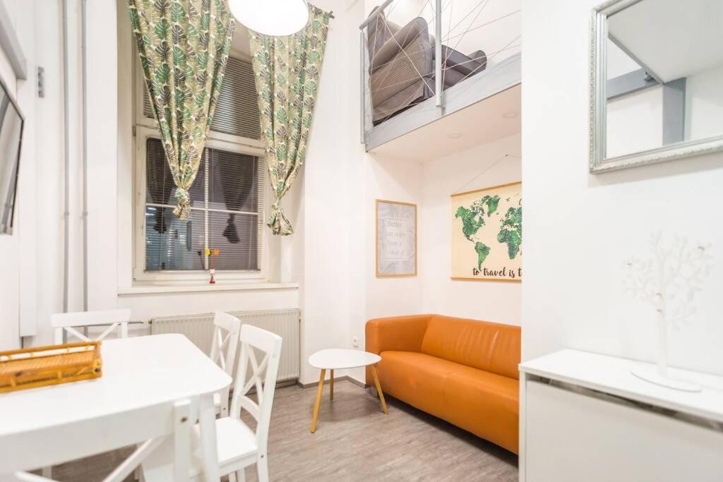 Apartma N'Poznam Tobacna Ljubljana Buitenkant foto