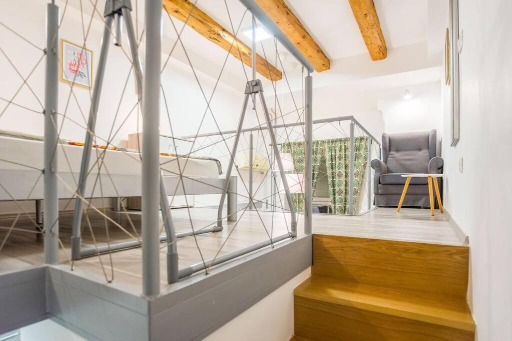 Apartma N'Poznam Tobacna Ljubljana Buitenkant foto