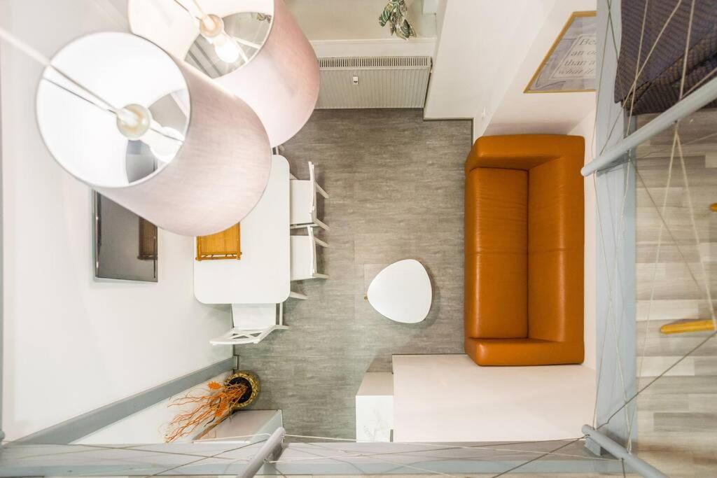 Apartma N'Poznam Tobacna Ljubljana Buitenkant foto