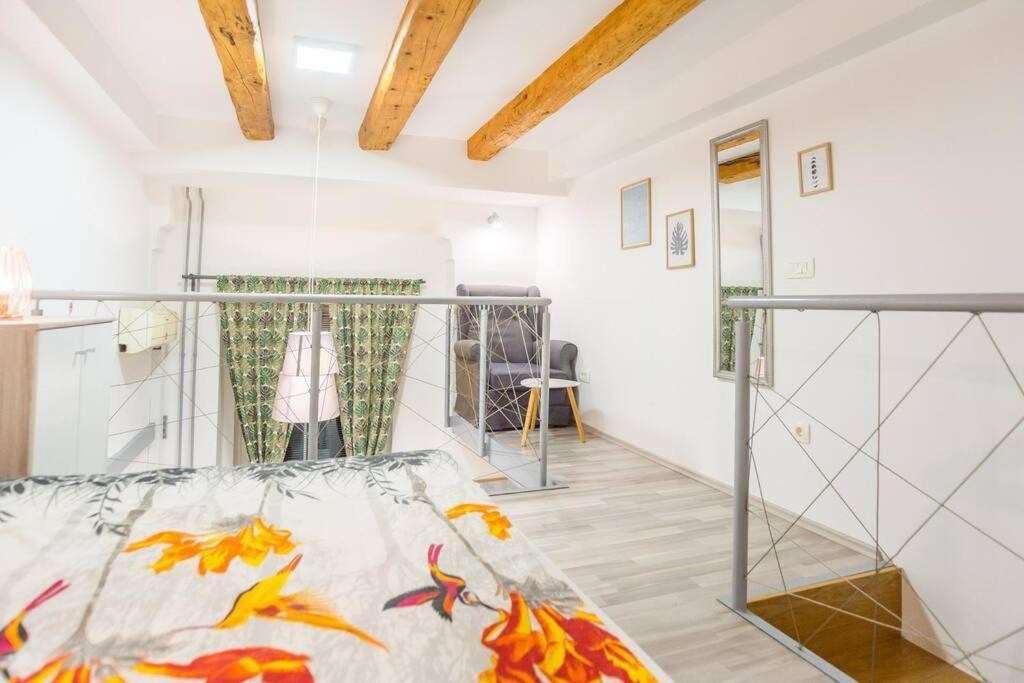 Apartma N'Poznam Tobacna Ljubljana Buitenkant foto