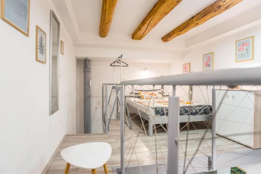 Apartma N'Poznam Tobacna Ljubljana Buitenkant foto