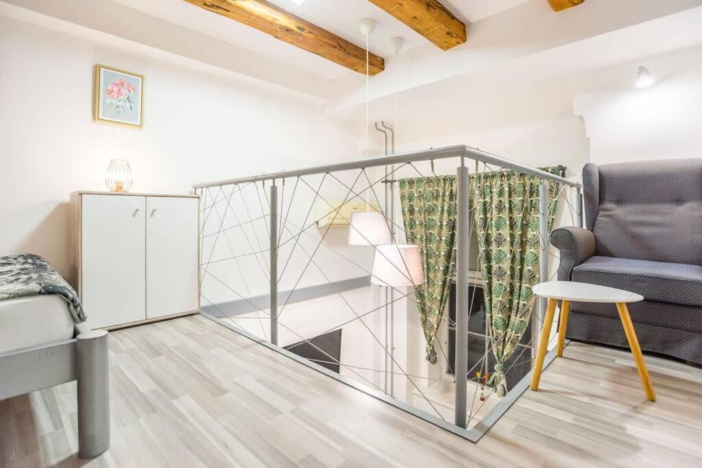 Apartma N'Poznam Tobacna Ljubljana Buitenkant foto